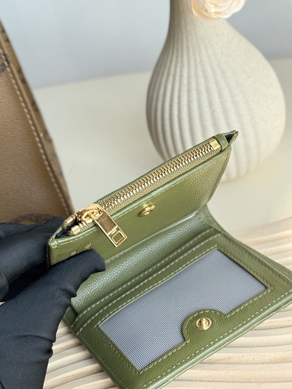 イヴサンローラン財布全体デザイン